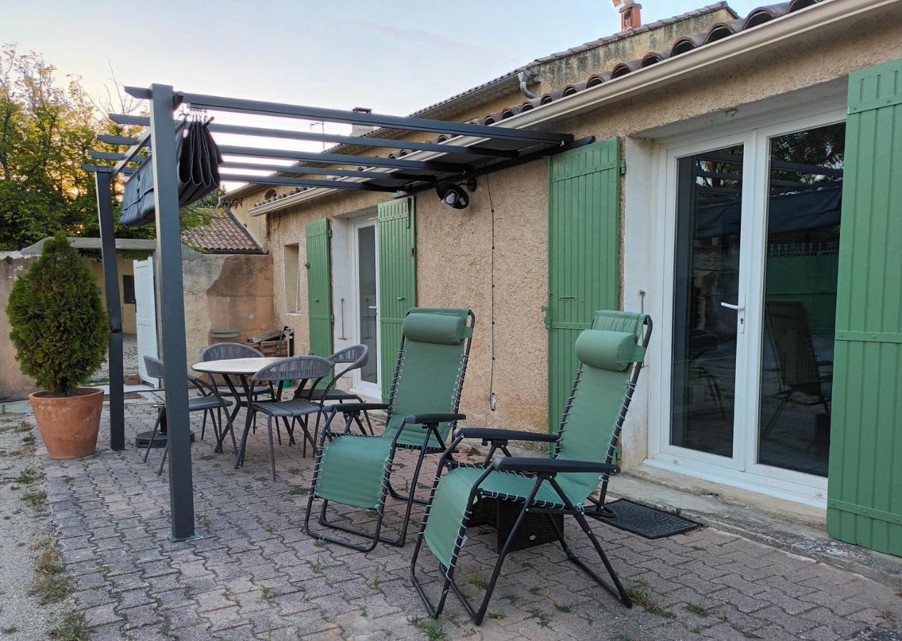Gite Des Laquets Sérignan-du-Comtat Exterior foto